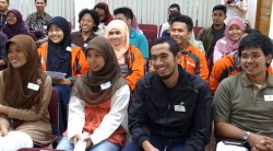 第二回「日本・インドネシア防災教育　若者コンペティション」授賞式に出席した大学生たち